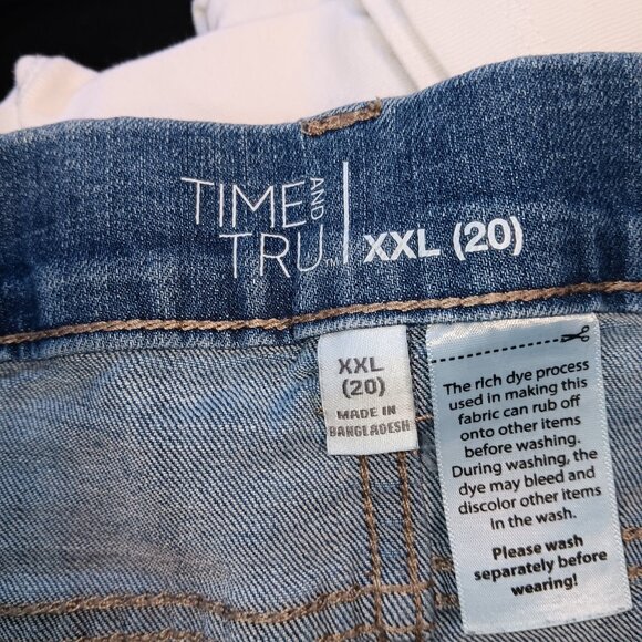 TIME & TRU Women's 20 / XXL Med Wash Stretch Denim Capris Pull-On /5-Pocket‎ C4 - Picture 2 of 13